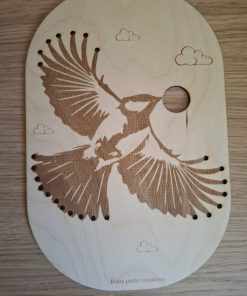 Petit insert l'oiseau vole